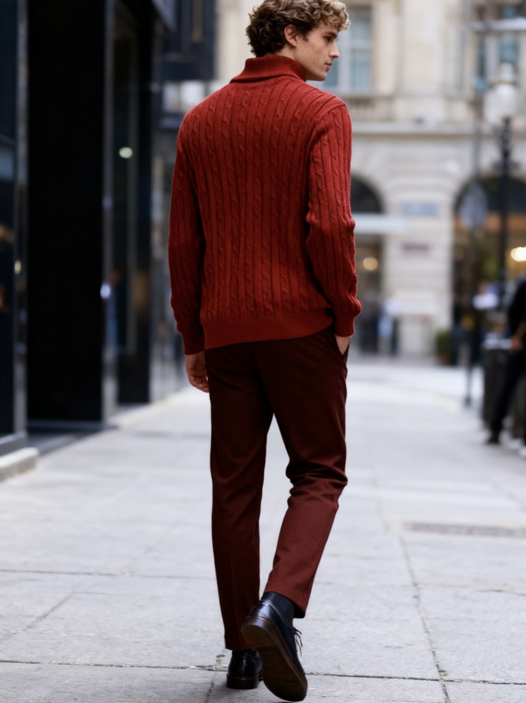 🔥lP🆕.2025秋季新品针织开衫🆕采用舒适针织面料👍翻领设计，单排扣开合，前侧有两个贴袋；整体运用绞花