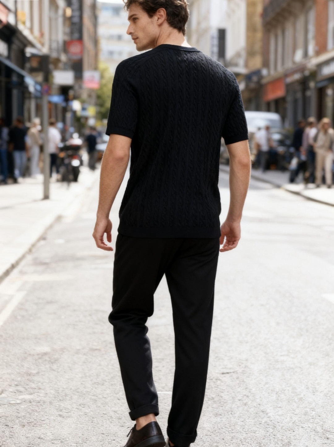 🔥Brunello Cucinelli.2025秋季新品男士绞花针织短袖上衣🆕采用经典的绞花针织工艺，纹