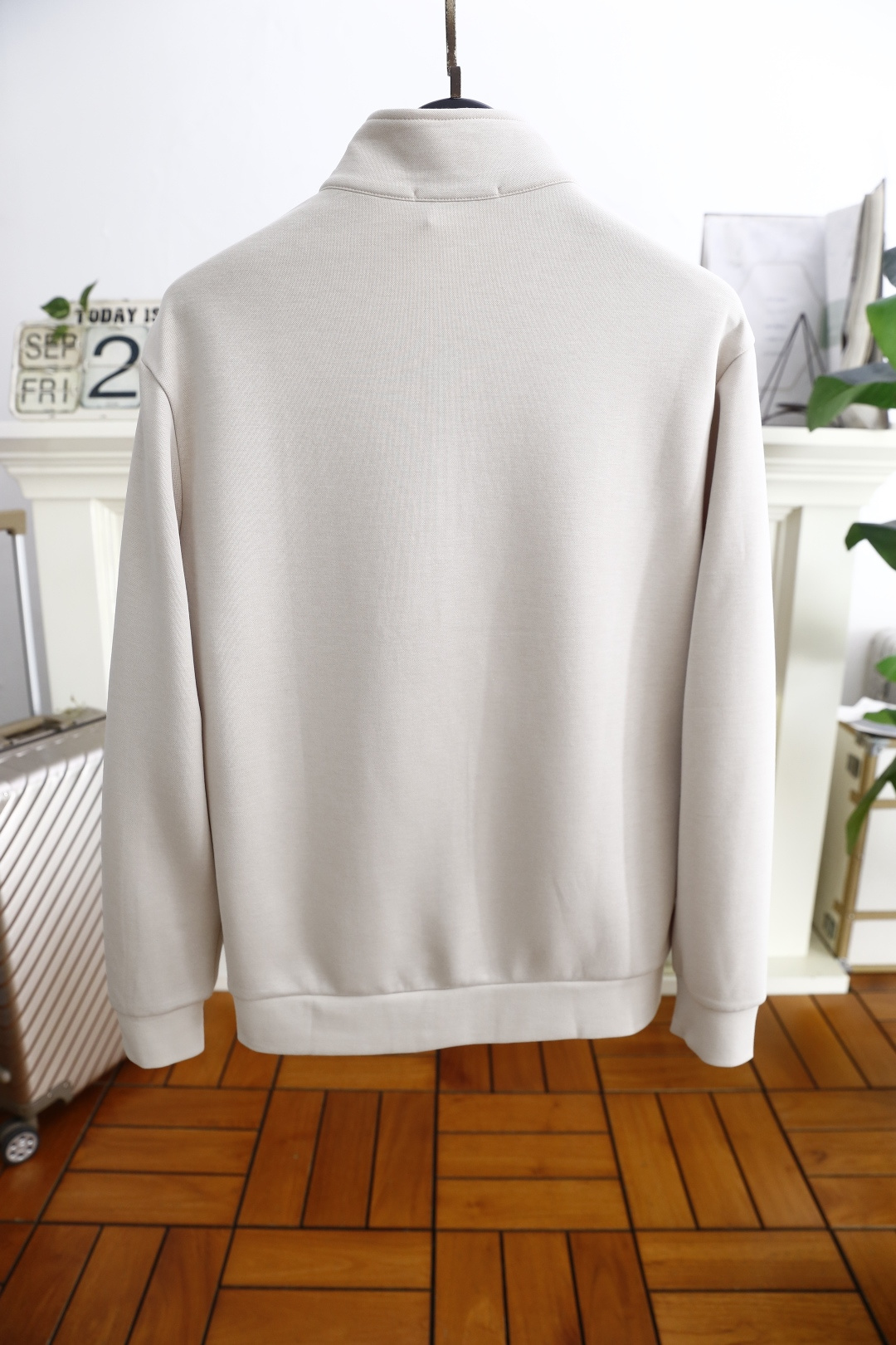 🔥LULU.2025秋季新款男士半拉链立领卫衣！采用舒适保暖棉面料✅胸前奢华品牌LOGO搭配！经典半拉链