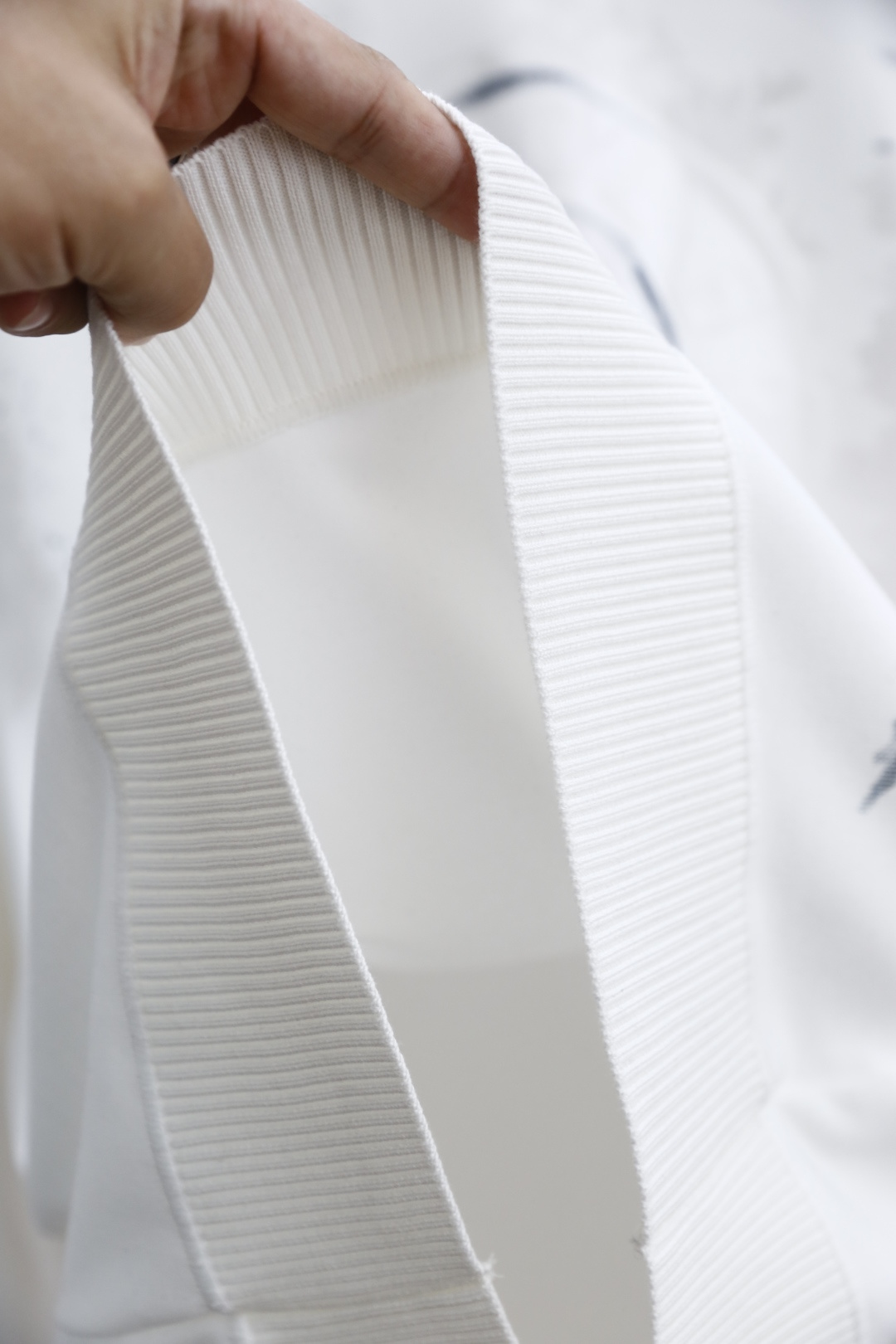 🔥Mon*ler/蒙口.2025秋冬新款男士长袖卫衣🆕经典圆领设计！采用舒适保暖面料！上身百搭👍胸前奢华