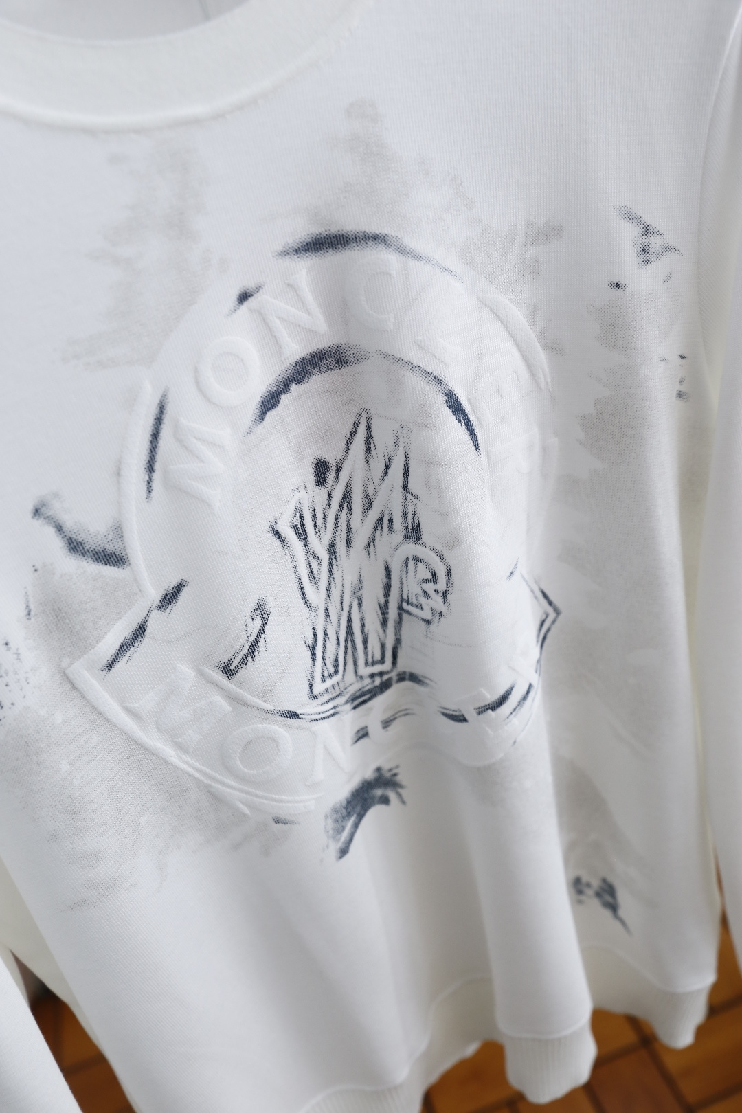 🔥Mon*ler/蒙口.2025秋冬新款男士长袖卫衣🆕经典圆领设计！采用舒适保暖面料！上身百搭👍胸前奢华