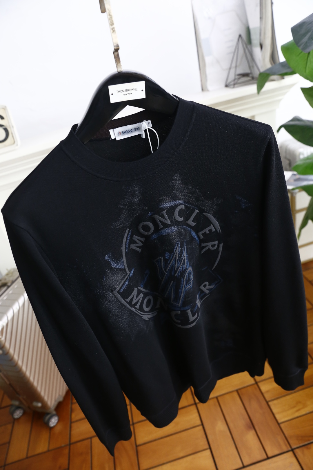 🔥Mon*ler/蒙口.2025秋冬新款男士长袖卫衣🆕经典圆领设计！采用舒适保暖面料！上身百搭👍胸前奢华