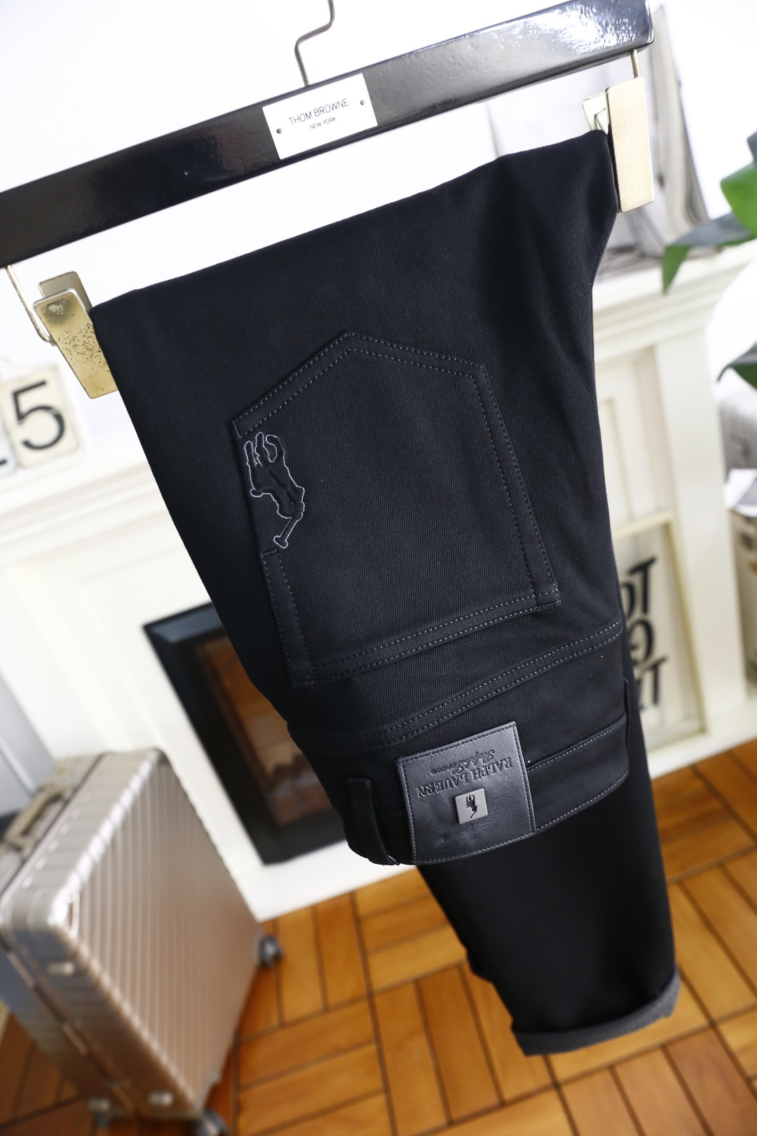 🔥保罗.2025秋季新款男士休闲裤！采用进口舒适面料，奢华经典品牌图案设计 上身随意舒服！松紧腰休闲百搭