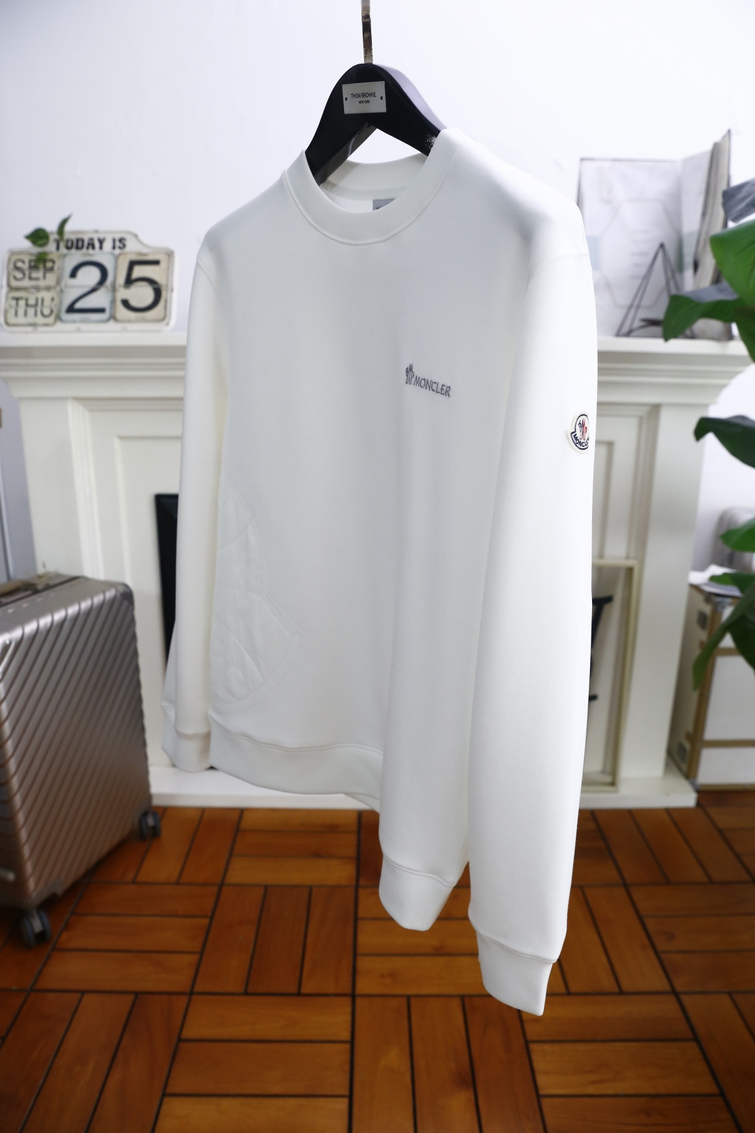 🔥蒙口/Monc*er.2025秋季新款！时尚男士圆领卫衣🆕采用舒适保暖面料，圆领设计简约大方，奢华品牌