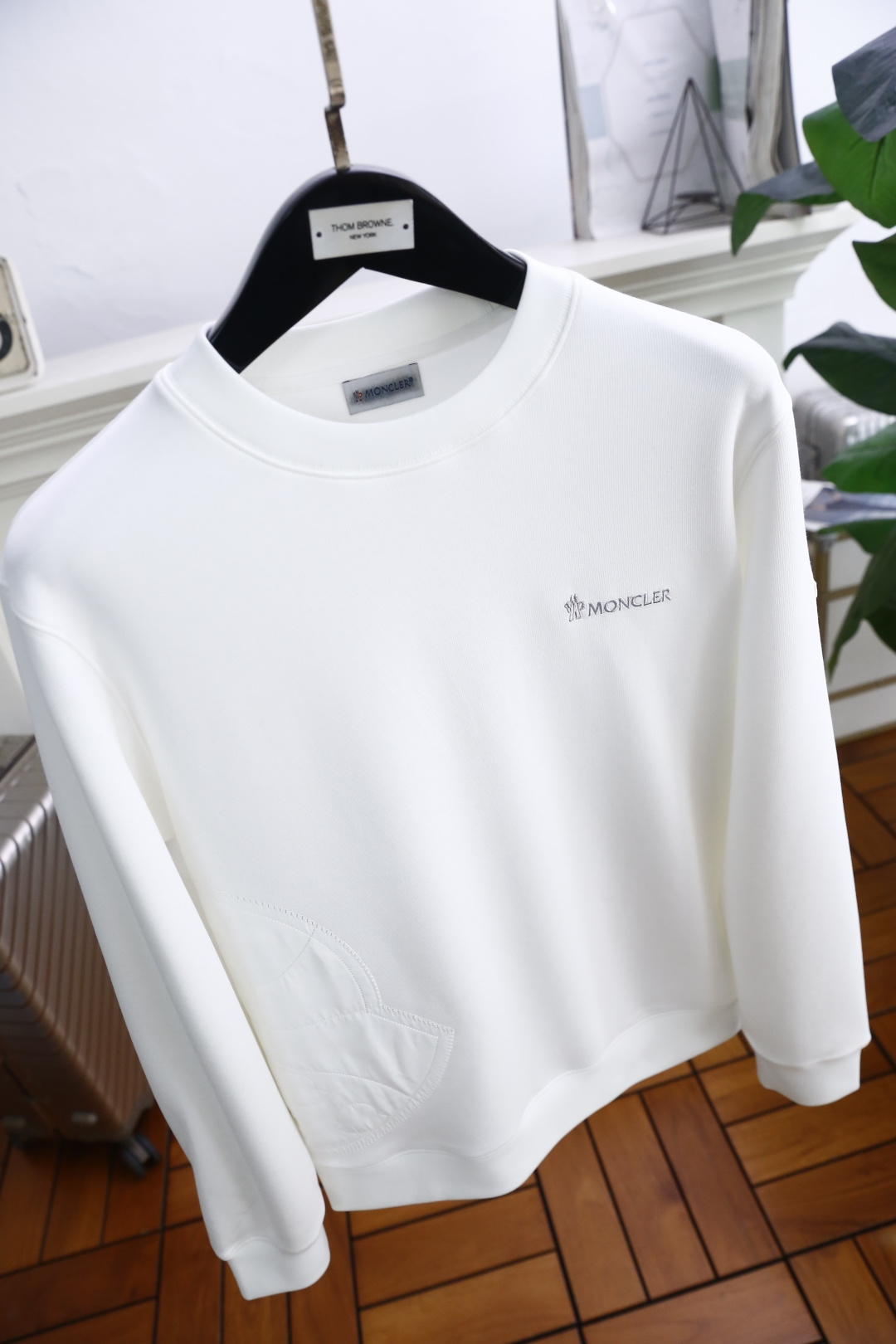 🔥蒙口/Monc*er.2025秋季新款！时尚男士圆领卫衣🆕采用舒适保暖面料，圆领设计简约大方，奢华品牌