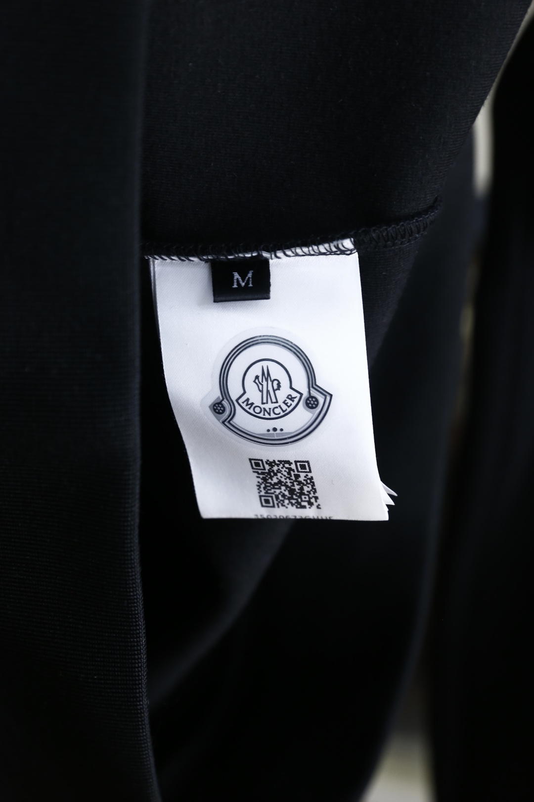 🔥蒙口/Monc*er.2025秋季新款！时尚男士圆领卫衣🆕采用舒适保暖面料，圆领设计简约大方，奢华品牌