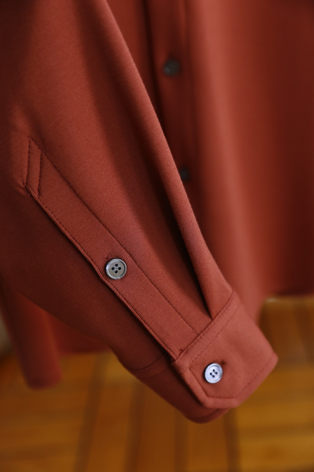 🔥杰尼*/Ze*na.25秋季新品🆕经典男士长袖衬衫👔这件衬衫为基础款，胸前奢华品牌LOGO设计👍风格简