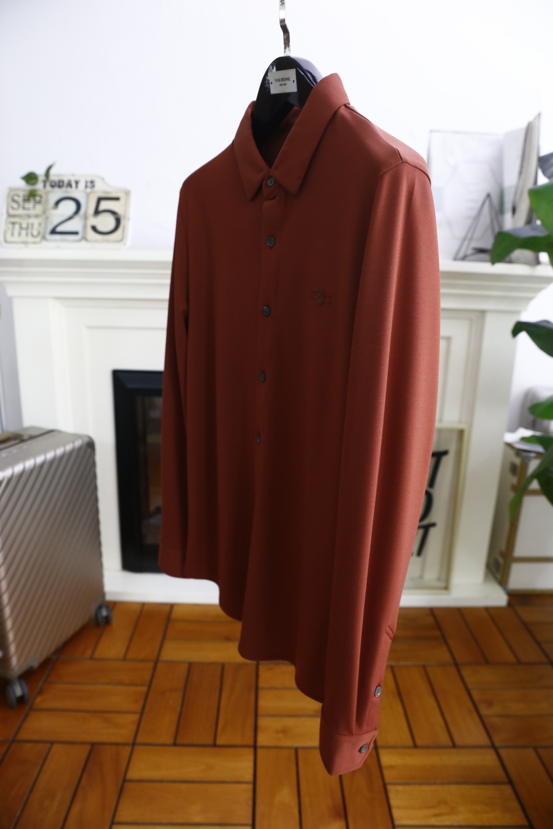 🔥杰尼*/Ze*na.25秋季新品🆕经典男士长袖衬衫👔这件衬衫为基础款，胸前奢华品牌LOGO设计👍风格简