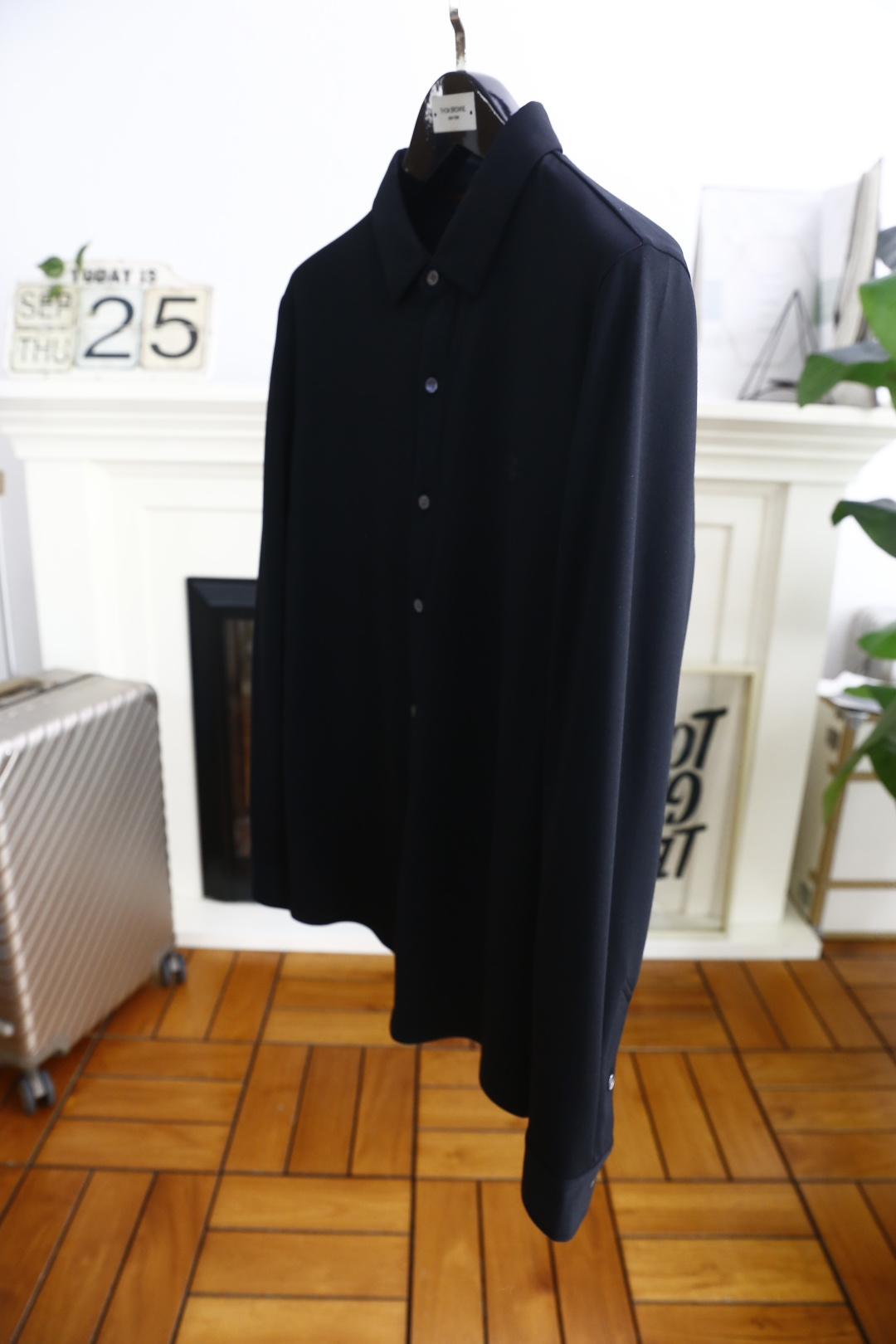 🔥杰尼*/Ze*na.25秋季新品🆕经典男士长袖衬衫👔这件衬衫为基础款，胸前奢华品牌LOGO设计👍风格简