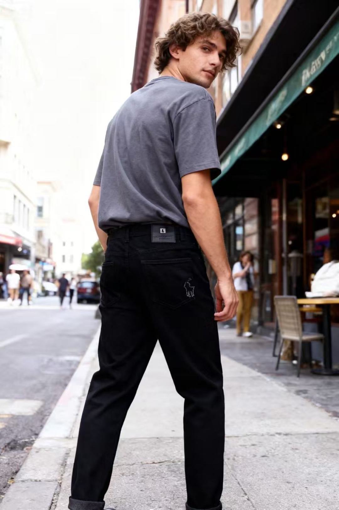 🔥保罗.2025秋季新款男士休闲裤！采用进口舒适面料，奢华经典品牌图案设计 上身随意舒服！松紧腰休闲百搭