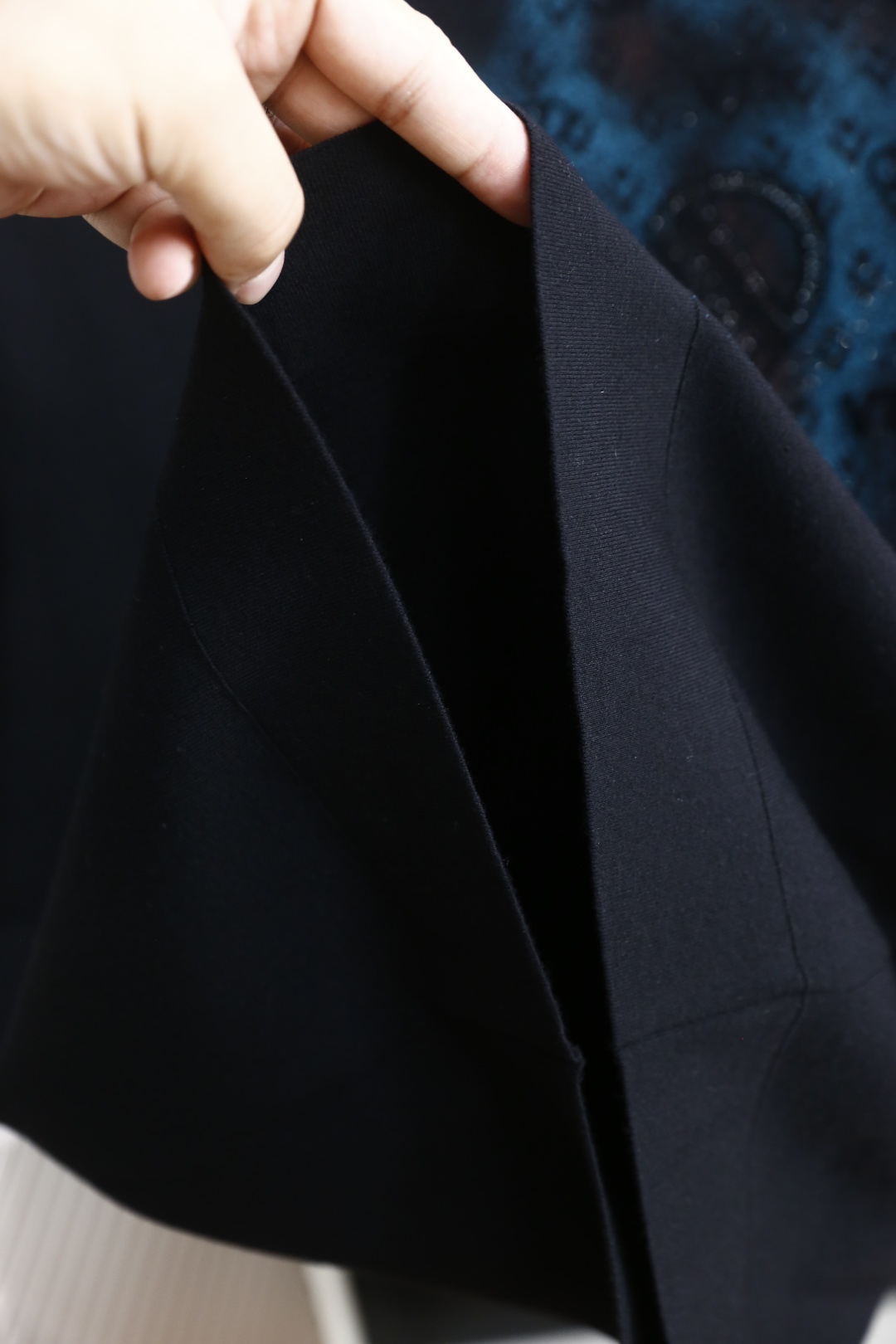 🔥华伦天奴.2025秋季新款🆕时尚男士圆领短袖针织衫！奢华经典品牌定制LOGO设计！高级定制百搭款式 任