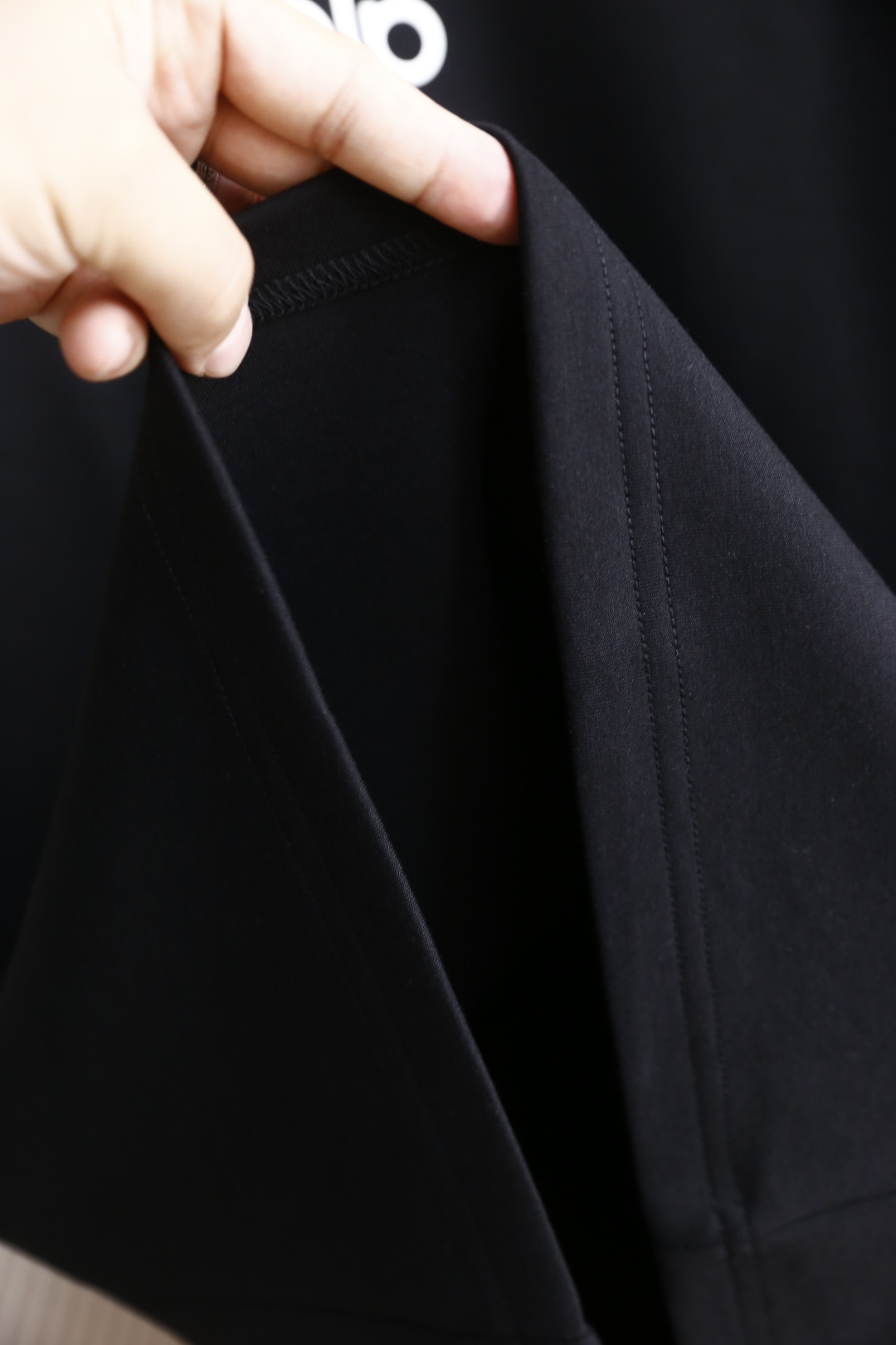 🔥杰尼亚.2025秋季新款！时尚男士圆领短袖🍃采用进口舒适莫代尔棉面料👍衣橱里不可或缺的百搭利器，市面罕