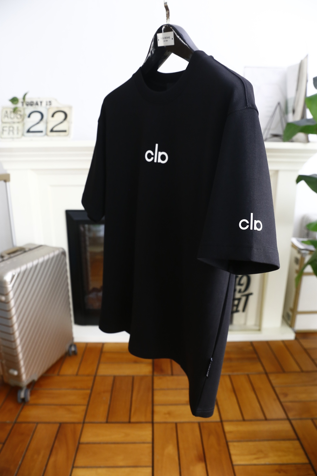 🔥杰尼亚.2025秋季新款！时尚男士圆领短袖🍃采用进口舒适莫代尔棉面料👍衣橱里不可或缺的百搭利器，市面罕