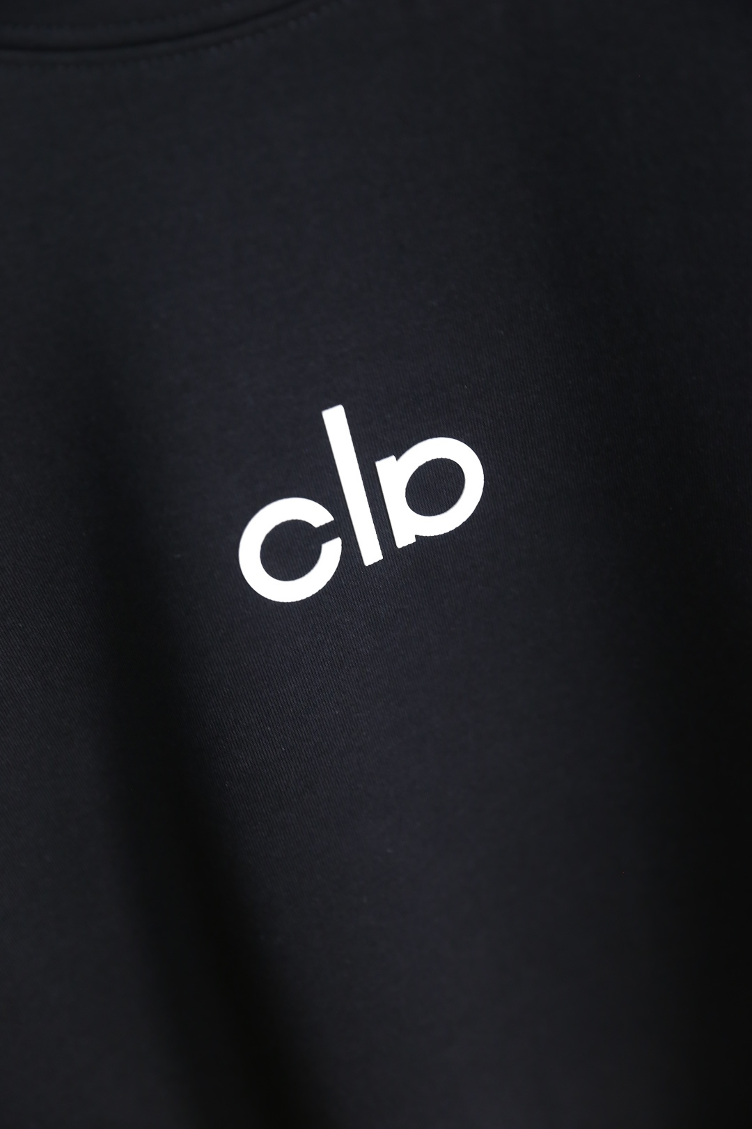 🔥杰尼亚.2025秋季新款！时尚男士圆领短袖🍃采用进口舒适莫代尔棉面料👍衣橱里不可或缺的百搭利器，市面罕