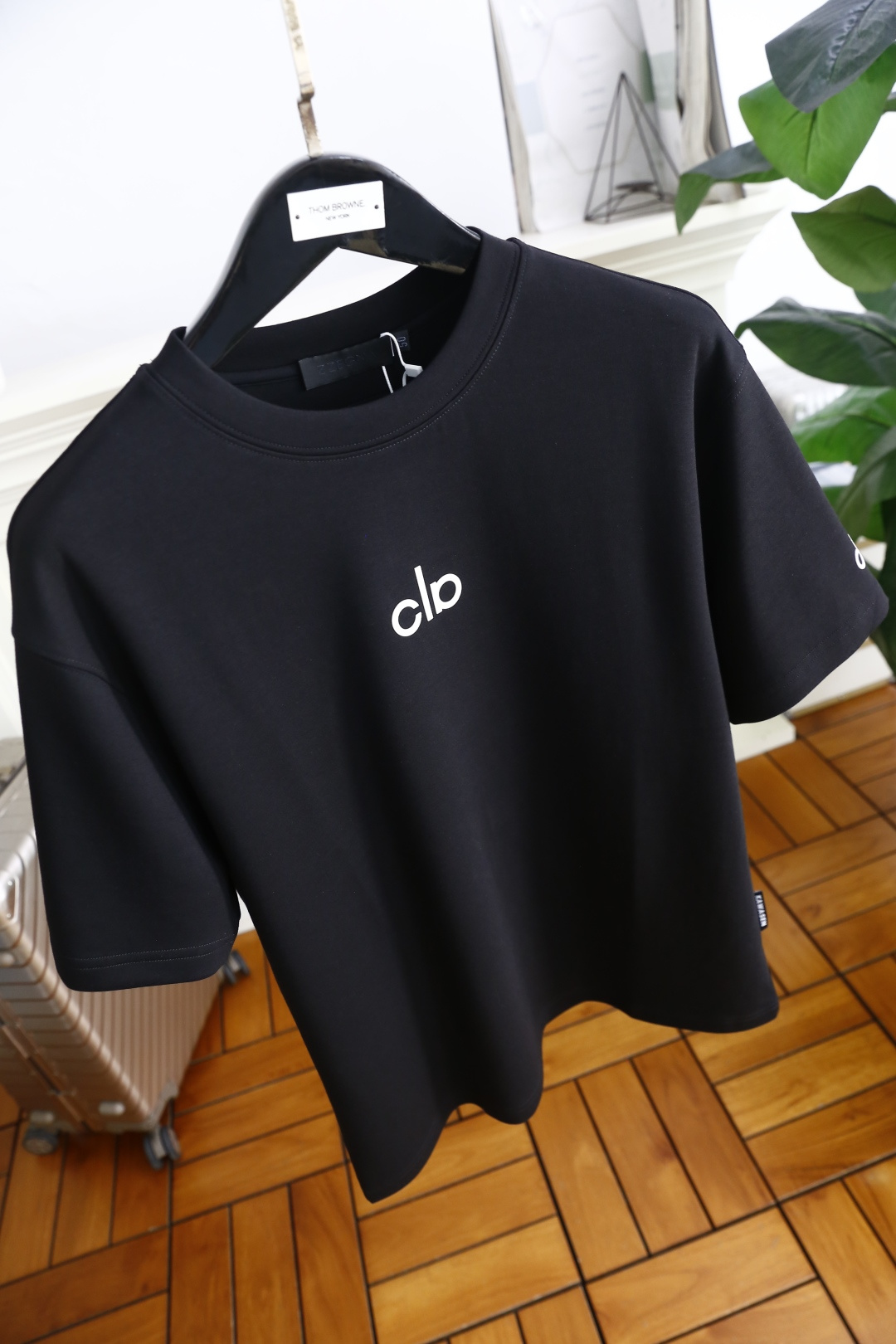 🔥杰尼亚.2025秋季新款！时尚男士圆领短袖🍃采用进口舒适莫代尔棉面料👍衣橱里不可或缺的百搭利器，市面罕