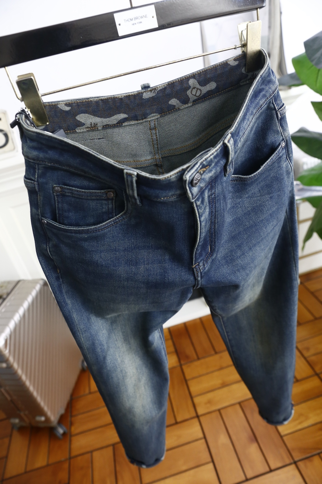 🔥迪奥/Christian Di*r.2025秋季新品原单高端男士牛仔裤！奢华经典品牌LOGO配饰 身穿