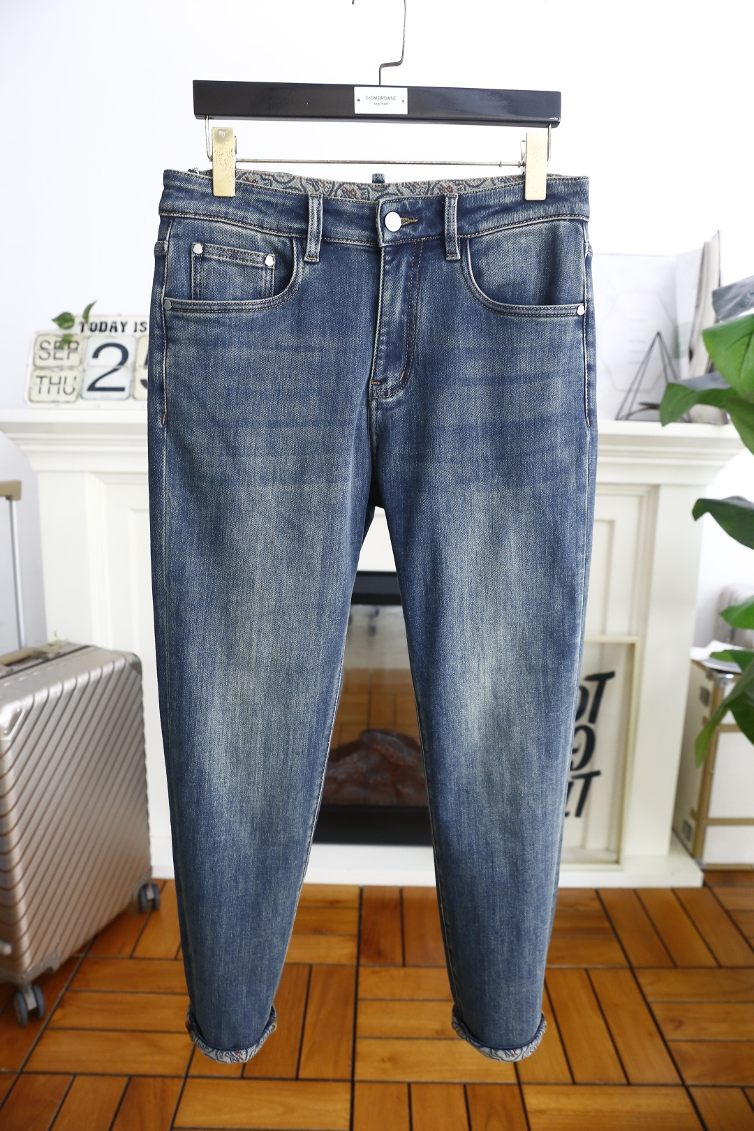 🔥蒙口/Mon*ler.2025秋季新品原单高端男士牛仔裤！奢华经典品牌LOGO配饰 身穿着非常舒适 低