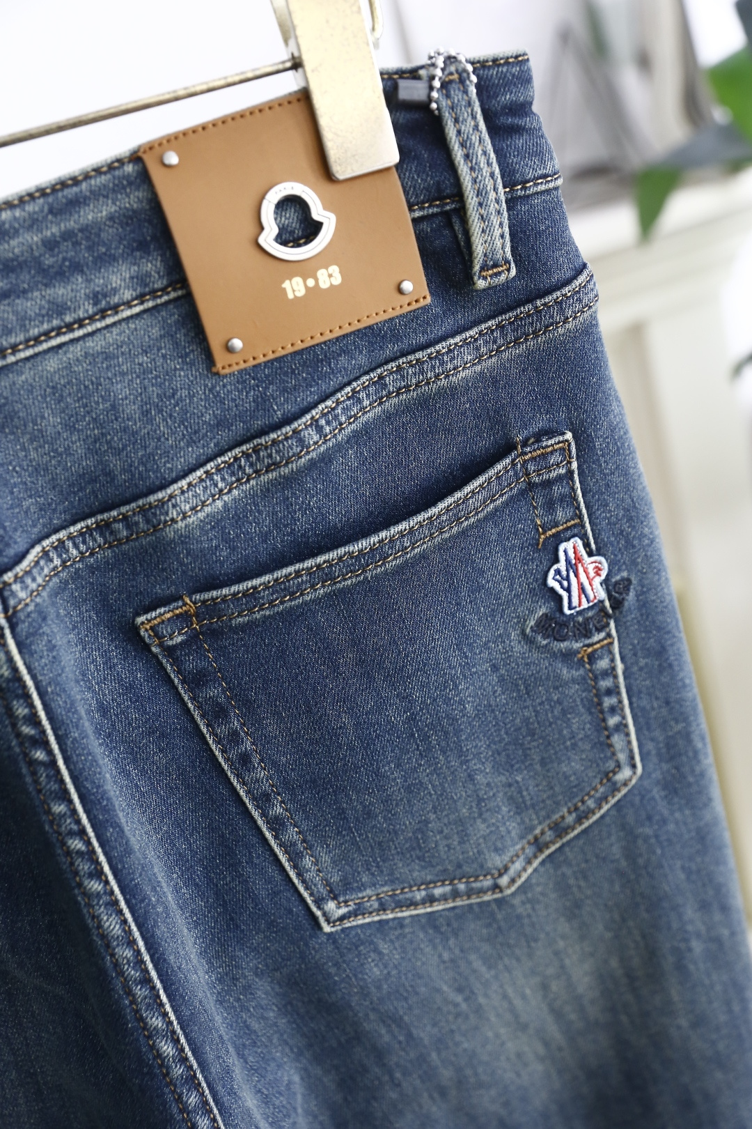 🔥蒙口/Mon*ler.2025秋季新品原单高端男士牛仔裤！奢华经典品牌LOGO配饰 身穿着非常舒适 低