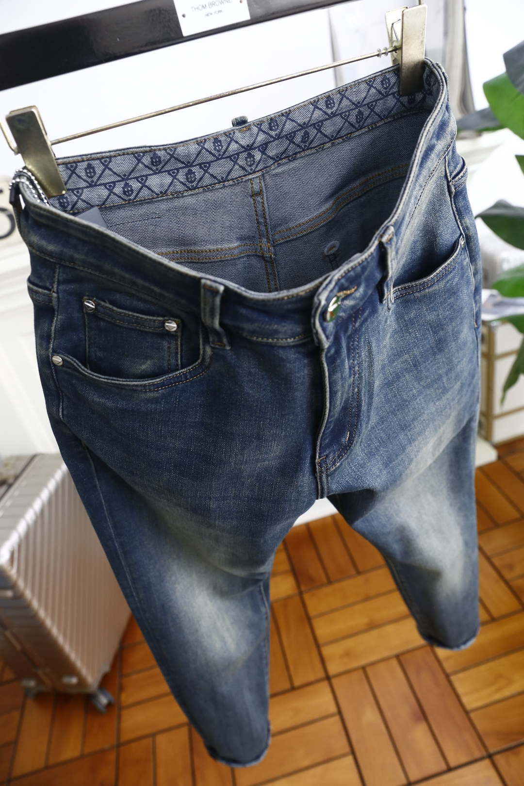 🔥普拉*/Pr*da.25秋季新品时尚男士牛仔裤👖采用客供水洗弹力牛仔裤！奢华经典品牌三角标Logo设计