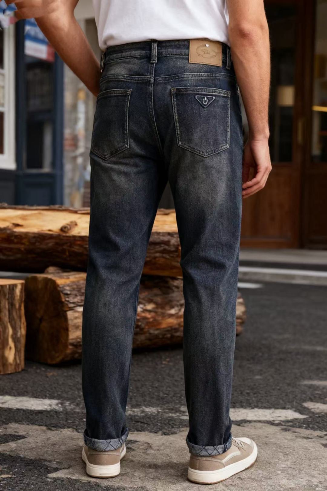 🔥普拉*/Pr*da.25秋季新品时尚男士牛仔裤👖采用客供水洗弹力牛仔裤！奢华经典品牌三角标Logo设计