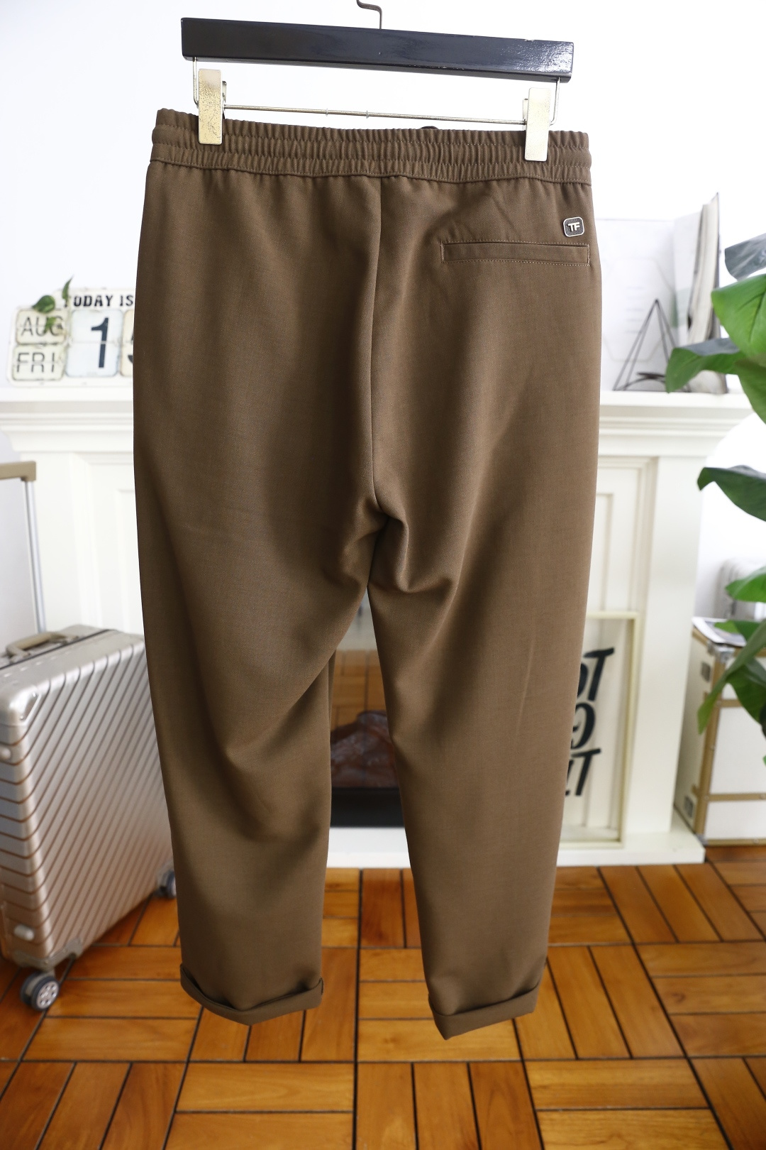 🔥TF.26秋季时尚新品男士休闲裤！采用进口舒适透气面料，奢华品牌经典字母图案设计 上身随意舒服！松紧腰