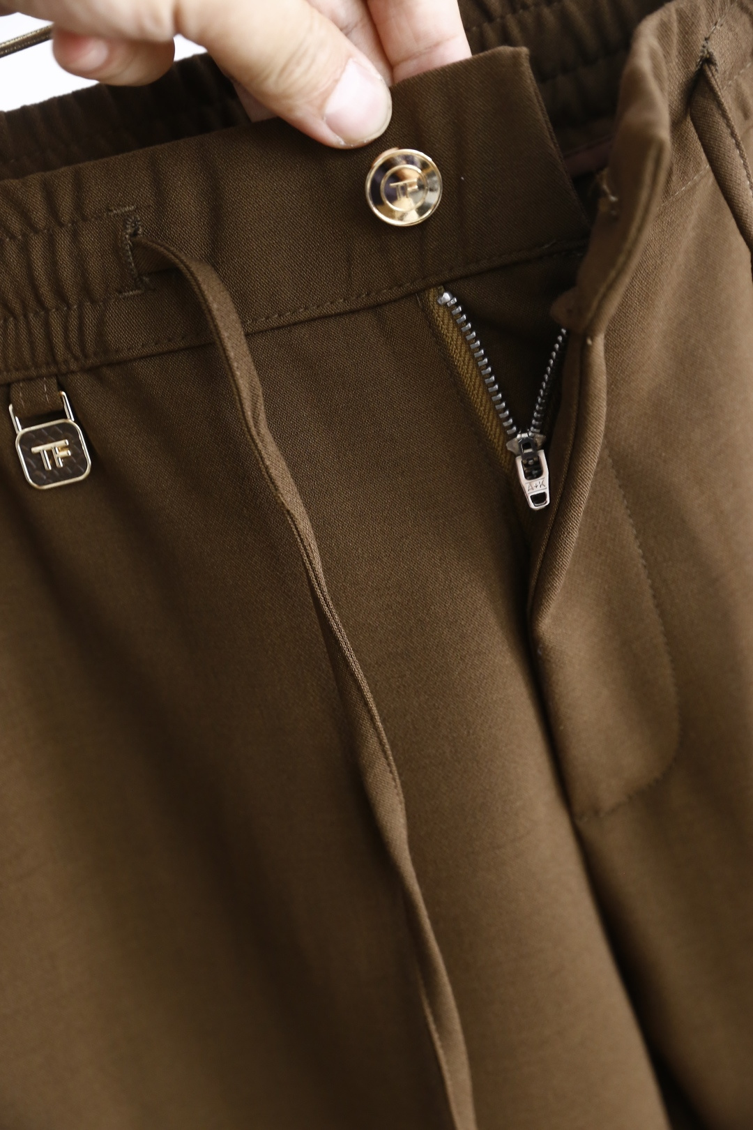 🔥TF.26秋季时尚新品男士休闲裤！采用进口舒适透气面料，奢华品牌经典字母图案设计 上身随意舒服！松紧腰