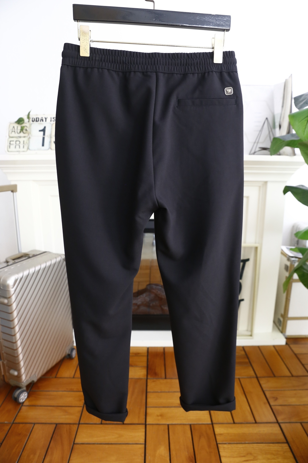 🔥TF.26秋季时尚新品男士休闲裤！采用进口舒适透气面料，奢华品牌经典字母图案设计 上身随意舒服！松紧腰