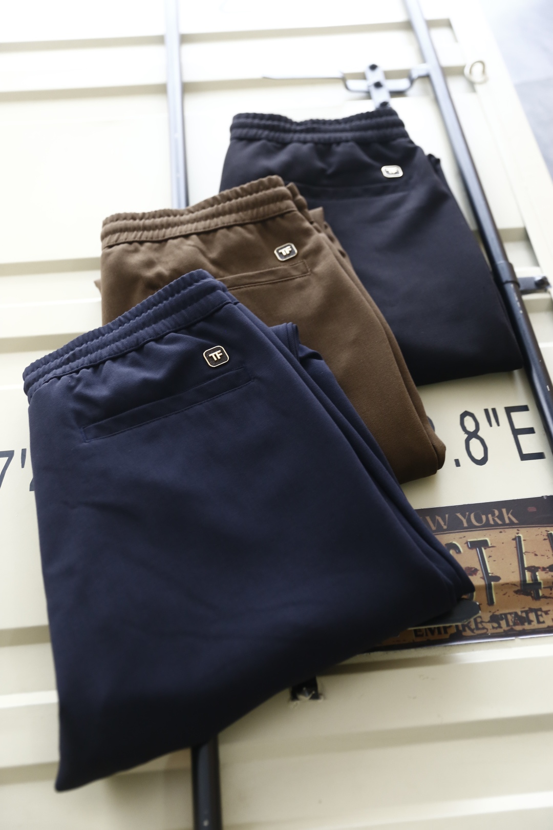 🔥TF.26秋季时尚新品男士休闲裤！采用进口舒适透气面料，奢华品牌经典字母图案设计 上身随意舒服！松紧腰