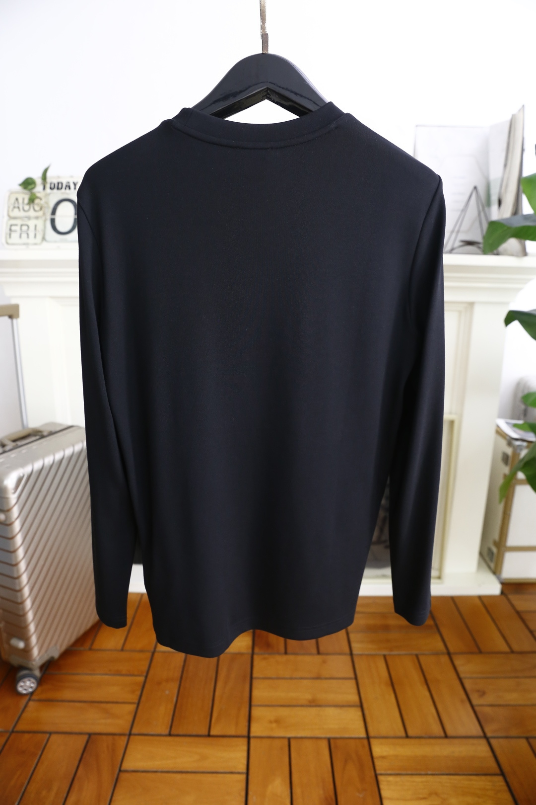 🔥蒙口/Mon*ler.25秋季新品男士打底长袖衫！经典圆领设计！胸前品牌原版LOGO搭配🔥采用舒适柔软