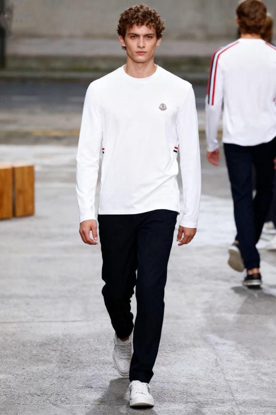 🔥蒙口/Mon*ler.25秋季新品男士打底长袖衫！经典圆领设计！胸前品牌原版LOGO搭配🔥采用舒适柔软