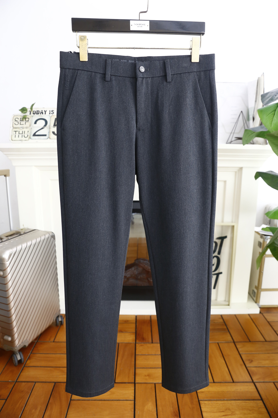 🔥迪奥/Christian D*or.25秋季新品男士时尚休闲西裤！采用舒适棉面料，奢华经典品牌LOGO