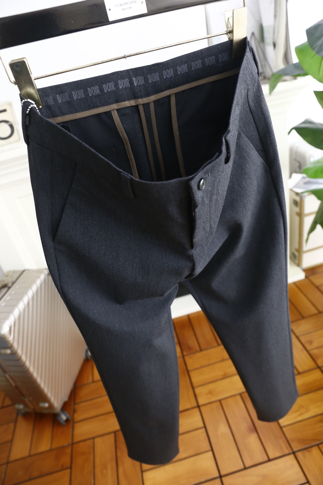 🔥迪奥/Christian D*or.25秋季新品男士时尚休闲西裤！采用舒适棉面料，奢华经典品牌LOGO