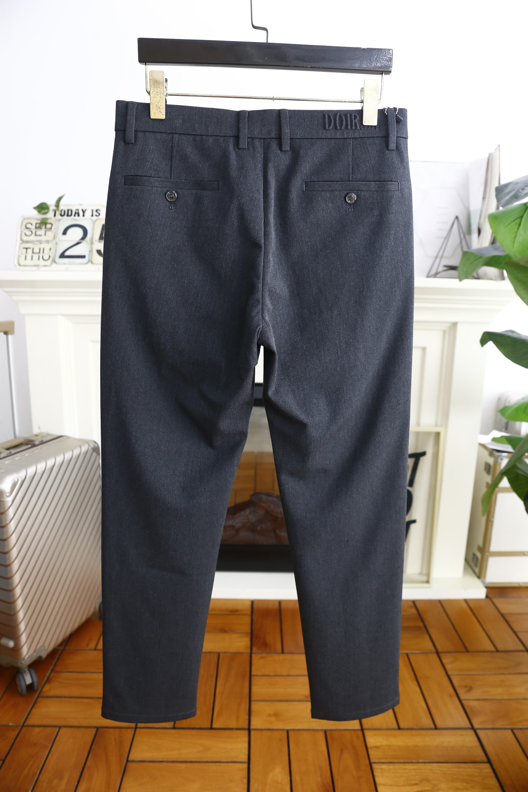 🔥迪奥/Christian D*or.25秋季新品男士时尚休闲西裤！采用舒适棉面料，奢华经典品牌LOGO