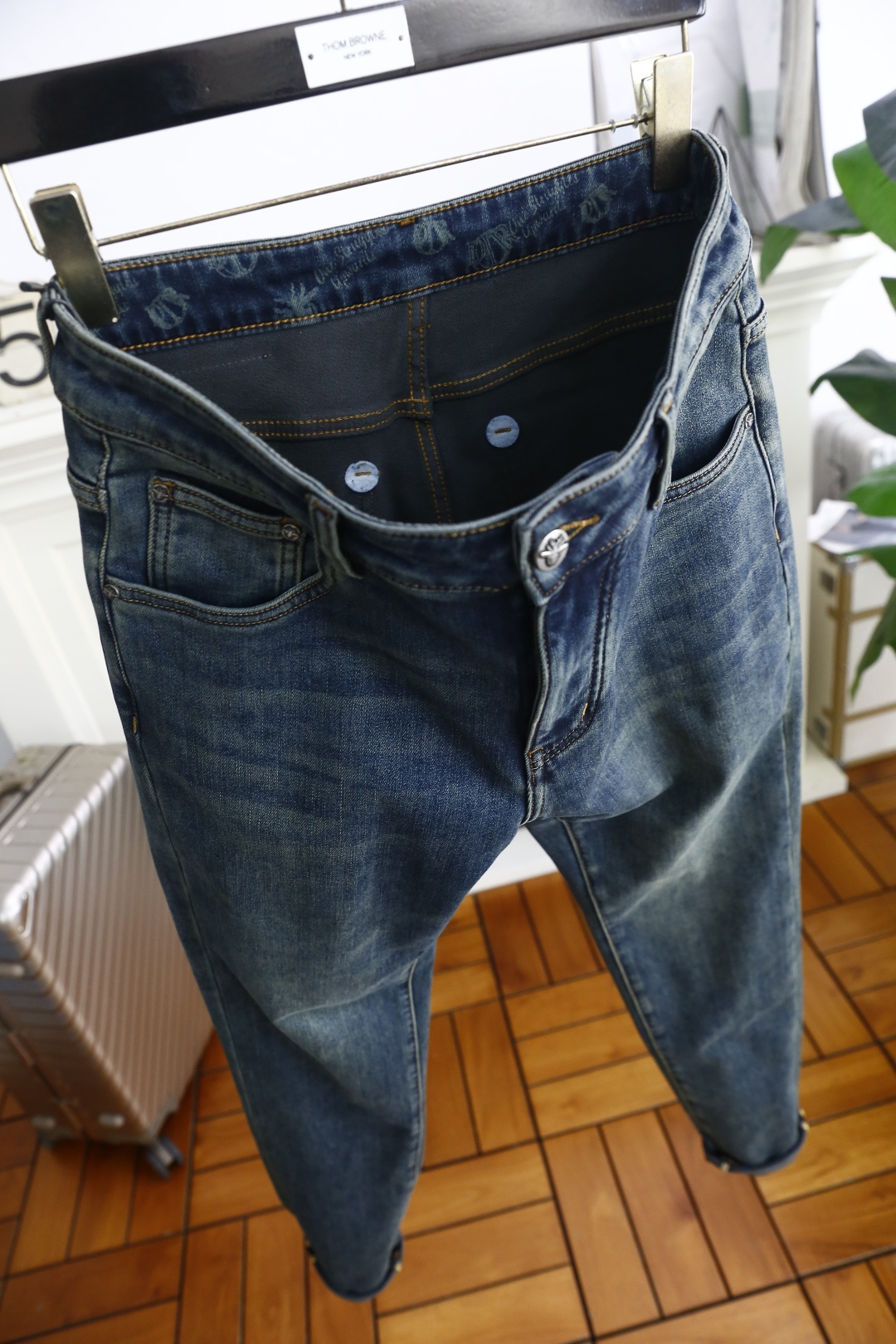 🔥迪奥/Christian Di*r.2025秋季新品原单高端男士牛仔裤！奢华经典品牌LOGO配饰 身穿