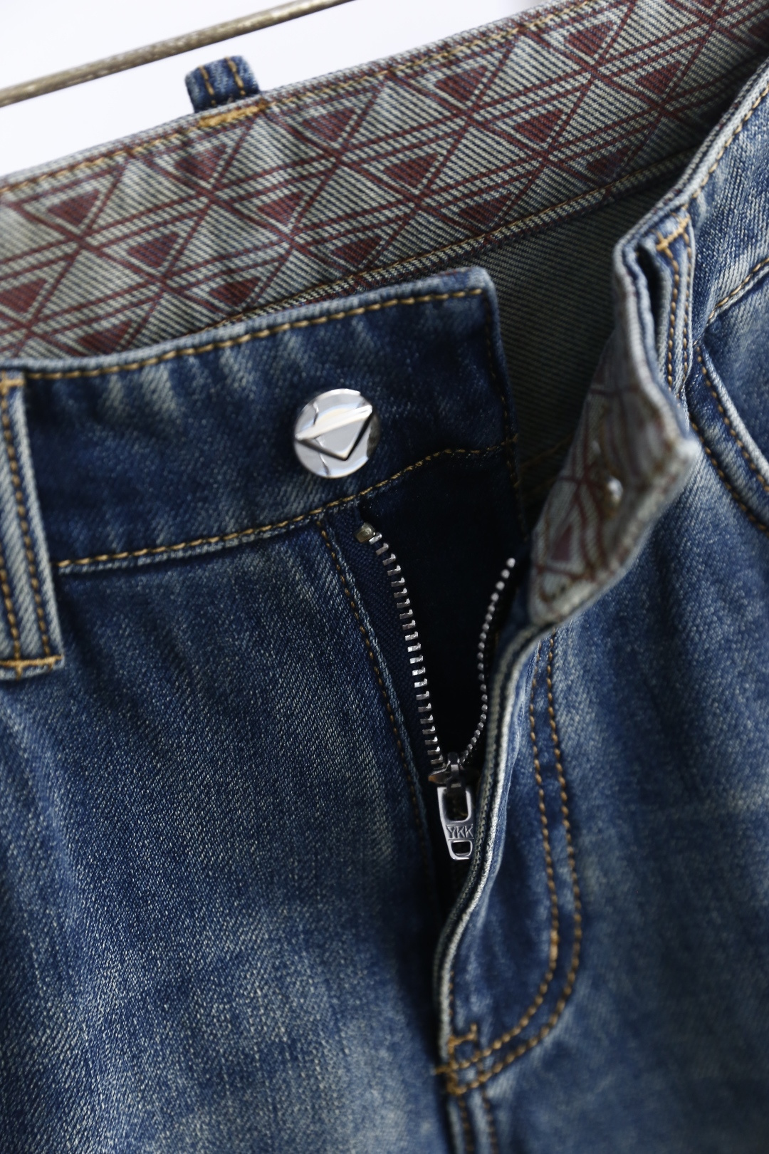 🔥普拉*/Pr*da.25秋季新品时尚男士牛仔裤👖采用客供水洗弹力牛仔裤！奢华经典品牌字母Logo设计！