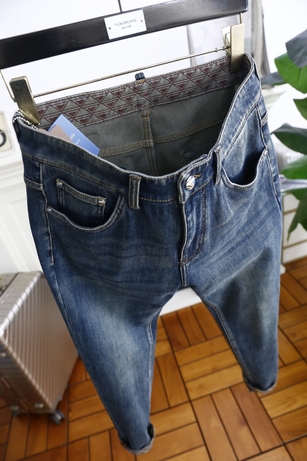 🔥普拉*/Pr*da.25秋季新品时尚男士牛仔裤👖采用客供水洗弹力牛仔裤！奢华经典品牌字母Logo设计！