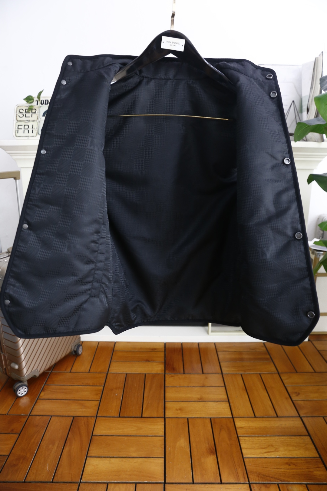 🔥路易威*/LV.2025秋季新款🆕时尚男士双面可穿马甲，展现出两种截然不同的风格，满足多样穿搭需求👍奢