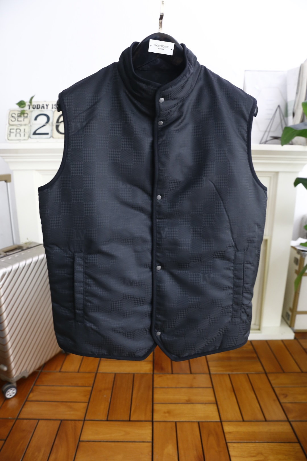 🔥路易威*/LV.2025秋季新款🆕时尚男士双面可穿马甲，展现出两种截然不同的风格，满足多样穿搭需求👍奢