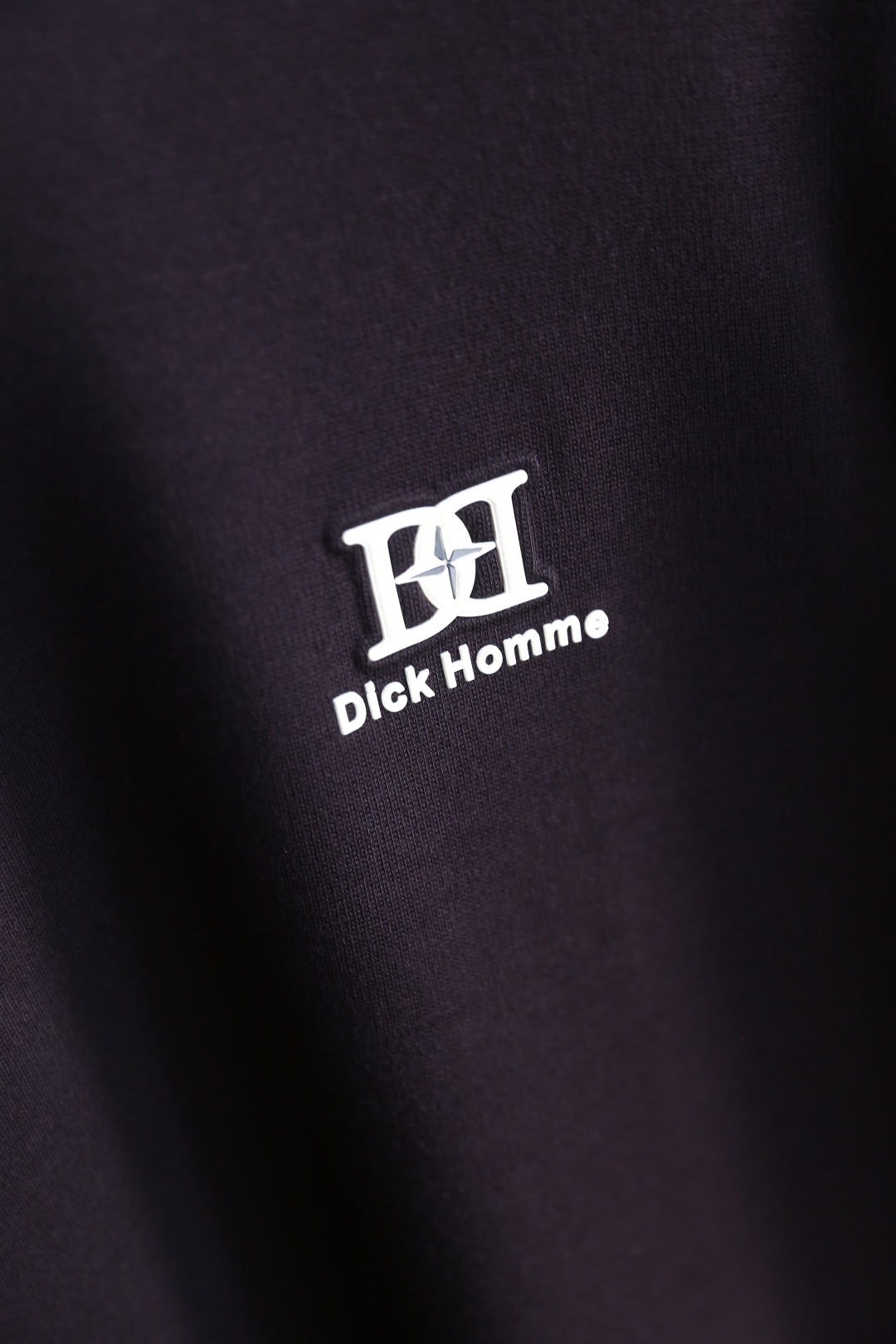 🔥杜嘉班纳.2025秋冬新款男士长袖卫衣🆕经典圆领设计！采用舒适保暖面料！上身百搭👍胸前奢华经典定制Lo