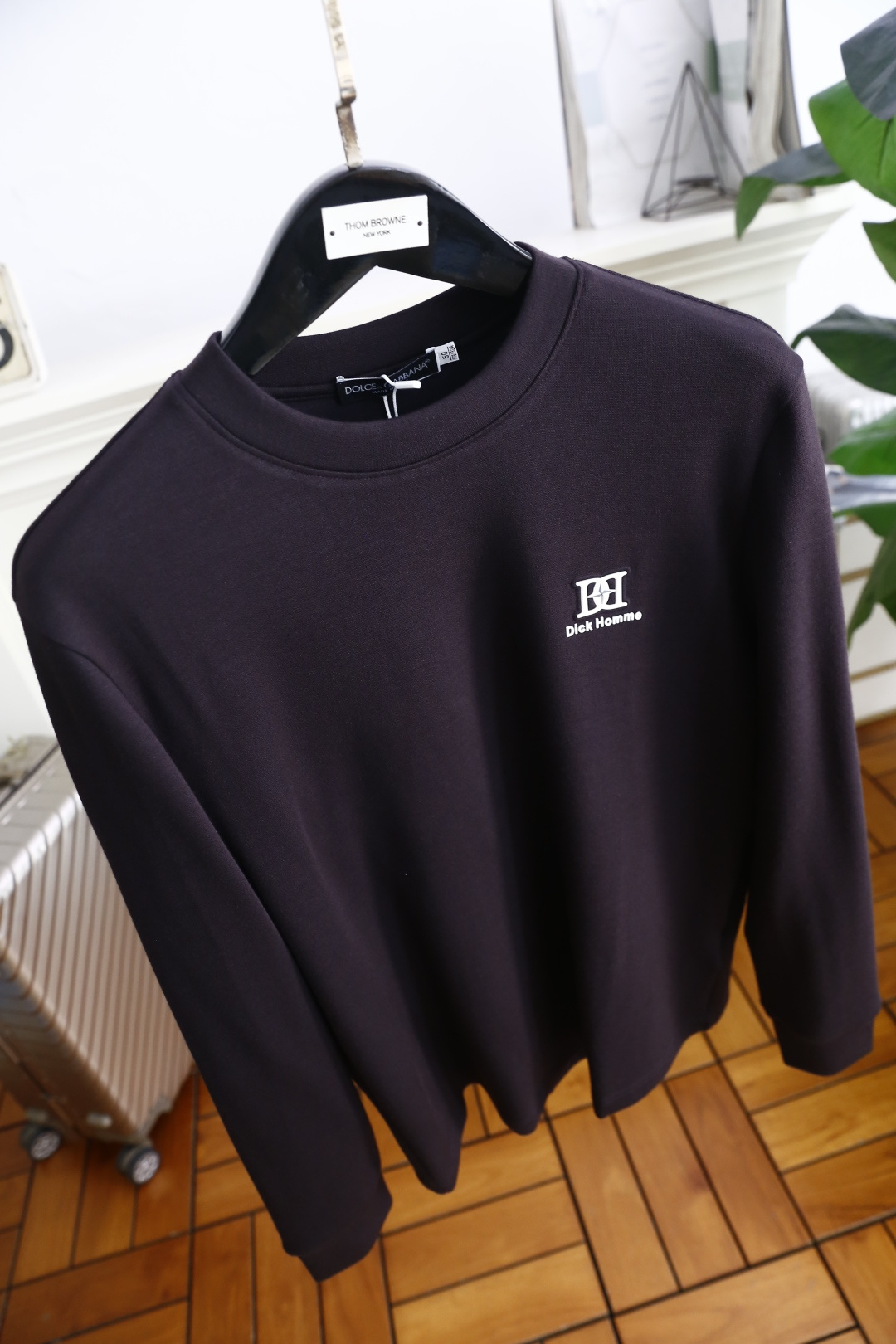 🔥杜嘉班纳.2025秋冬新款男士长袖卫衣🆕经典圆领设计！采用舒适保暖面料！上身百搭👍胸前奢华经典定制Lo