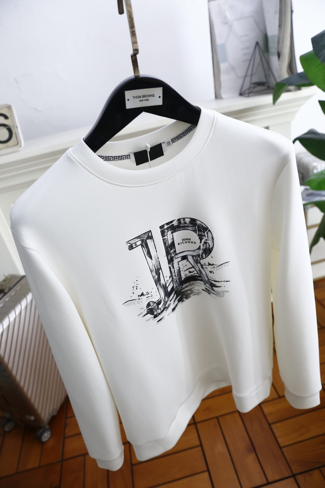 🔥杰尼亚.2025秋季新品🆕时尚男士圆领长袖卫衣！奢华经典定制LOGO搭配👍🏼采用高档顶级🔝面料，舒适保