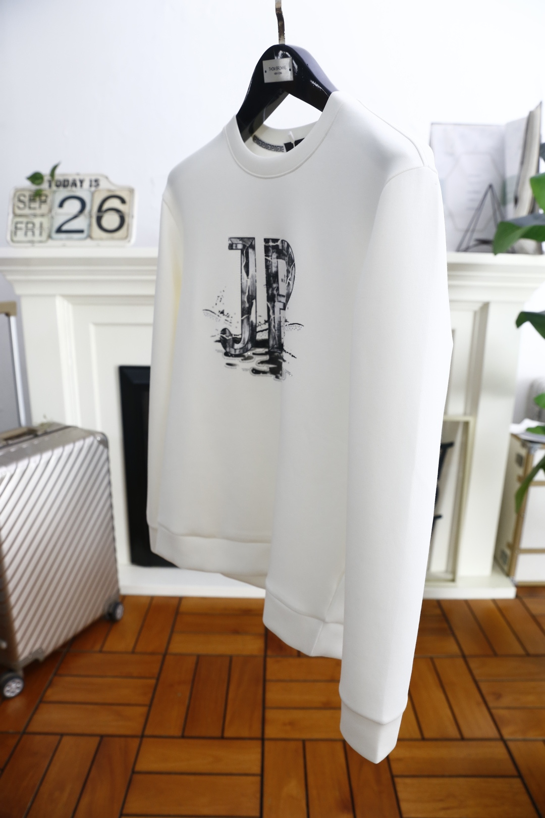 🔥杰尼亚.2025秋季新品🆕时尚男士圆领长袖卫衣！奢华经典定制LOGO搭配👍🏼采用高档顶级🔝面料，舒适保