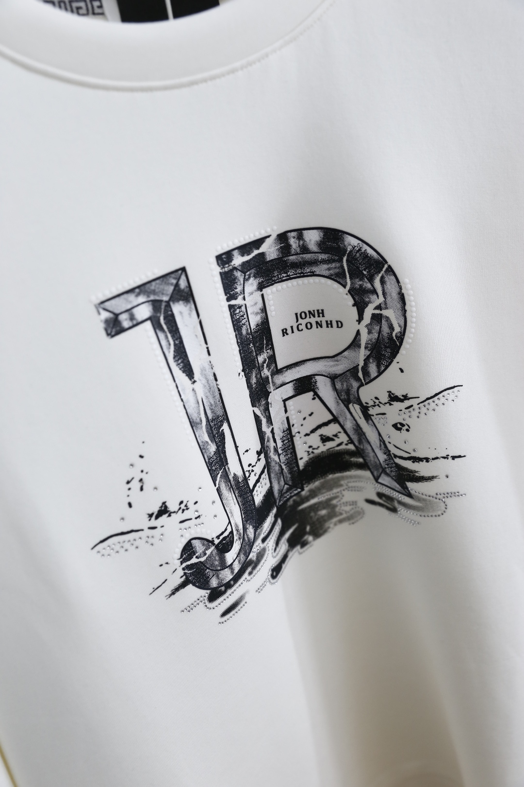 🔥杰尼亚.2025秋季新品🆕时尚男士圆领长袖卫衣！奢华经典定制LOGO搭配👍🏼采用高档顶级🔝面料，舒适保