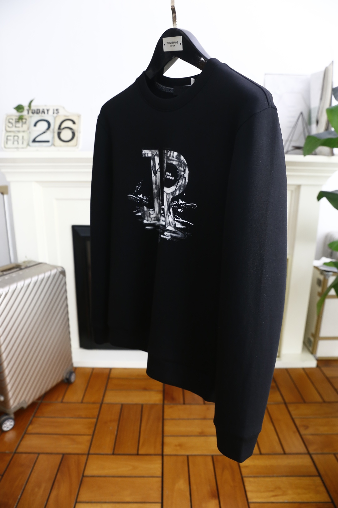 🔥杰尼亚.2025秋季新品🆕时尚男士圆领长袖卫衣！奢华经典定制LOGO搭配👍🏼采用高档顶级🔝面料，舒适保