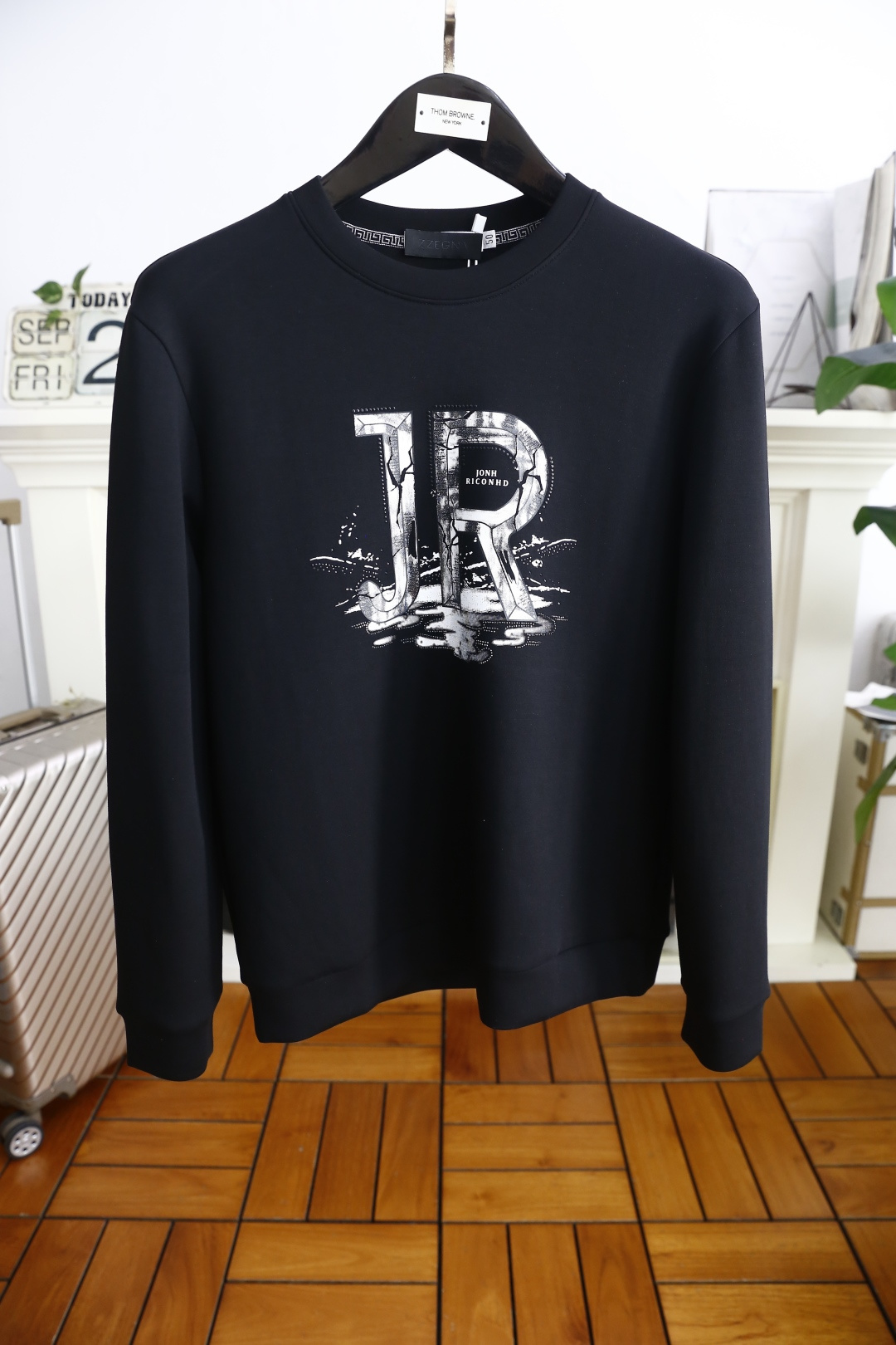 🔥杰尼亚.2025秋季新品🆕时尚男士圆领长袖卫衣！奢华经典定制LOGO搭配👍🏼采用高档顶级🔝面料，舒适保