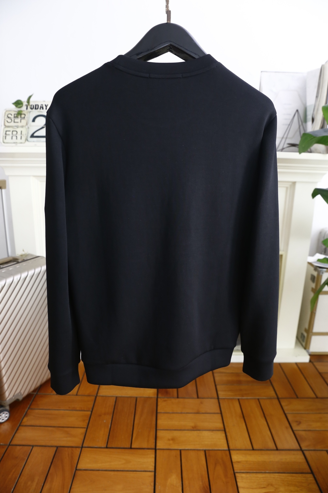 🔥杰尼亚.2025秋季新品🆕时尚男士圆领长袖卫衣！奢华经典定制LOGO搭配👍🏼采用高档顶级🔝面料，舒适保