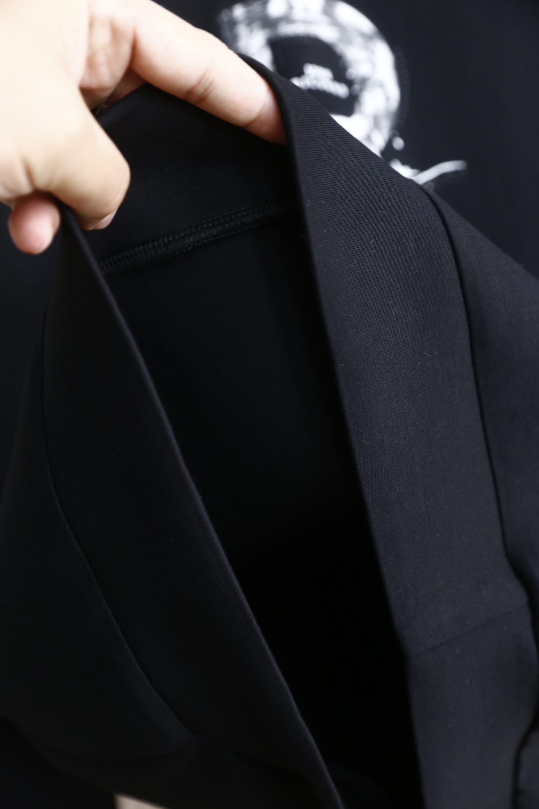 🔥杰尼亚.2025秋季新品🆕时尚男士圆领长袖卫衣！奢华经典定制LOGO搭配👍🏼采用高档顶级🔝面料，舒适保