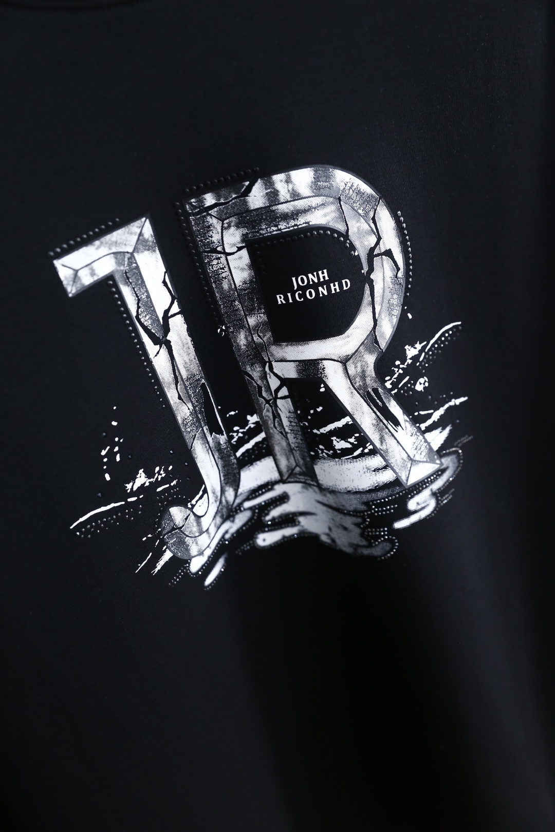 🔥杰尼亚.2025秋季新品🆕时尚男士圆领长袖卫衣！奢华经典定制LOGO搭配👍🏼采用高档顶级🔝面料，舒适保