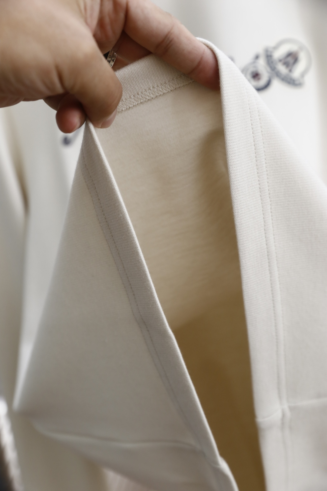 🔥蒙口/Mon*ler.25秋季新品男士长袖🆕经典圆领设计！奢华经典品牌定制LOGO搭配🔥面料采用舒适棉