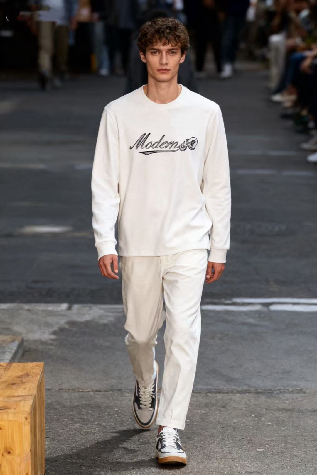 🔥蒙口/Mon*ler.25秋季新品男士长袖🆕经典圆领设计！奢华经典品牌定制LOGO搭配🔥面料采用舒适棉